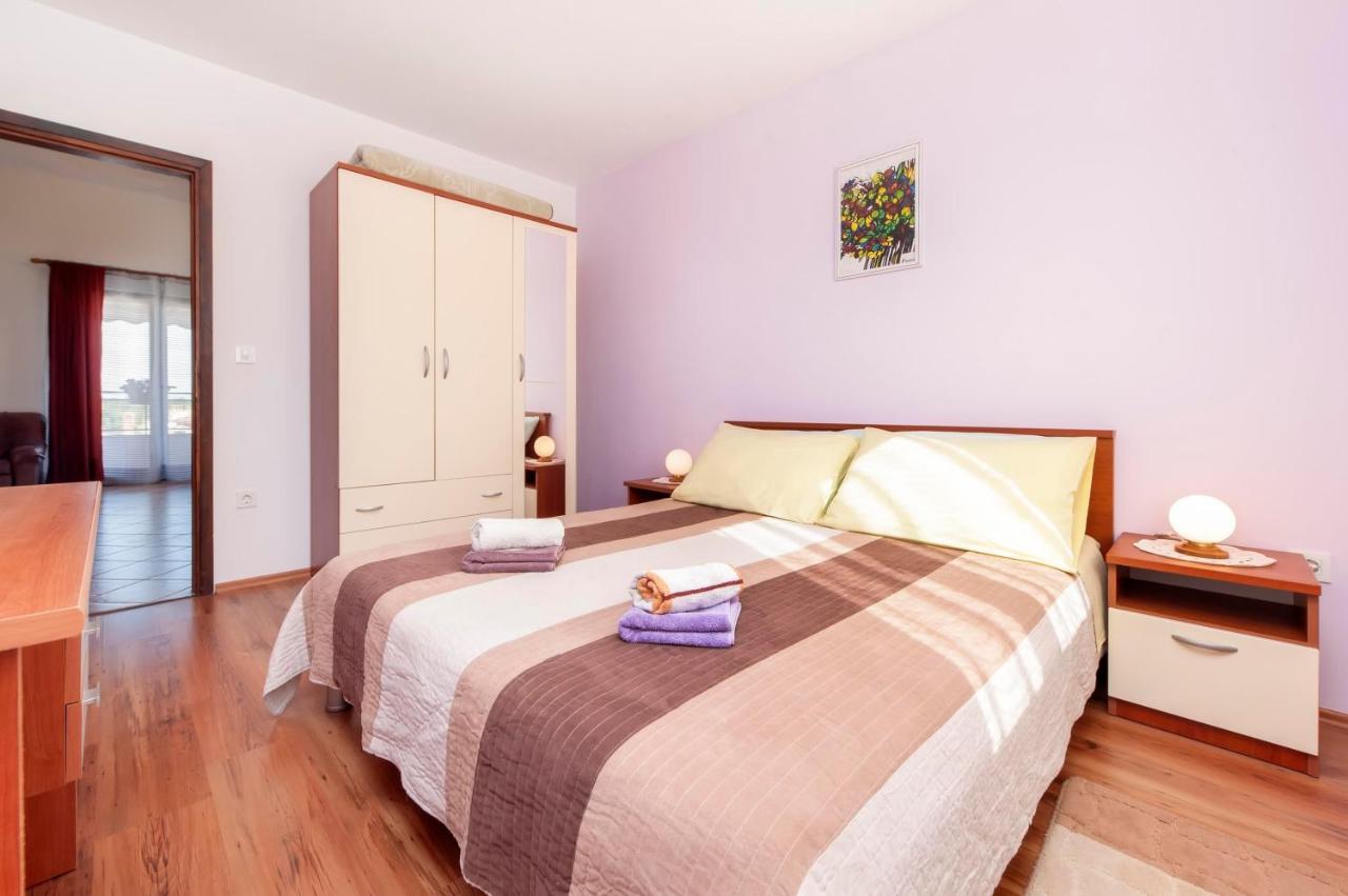 Apartments Adria 罗维尼 外观 照片