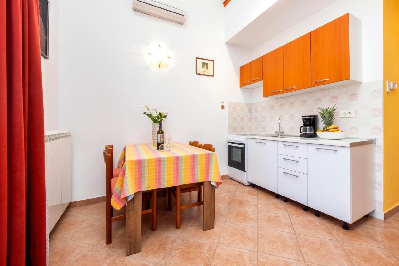 Apartments Adria 罗维尼 外观 照片