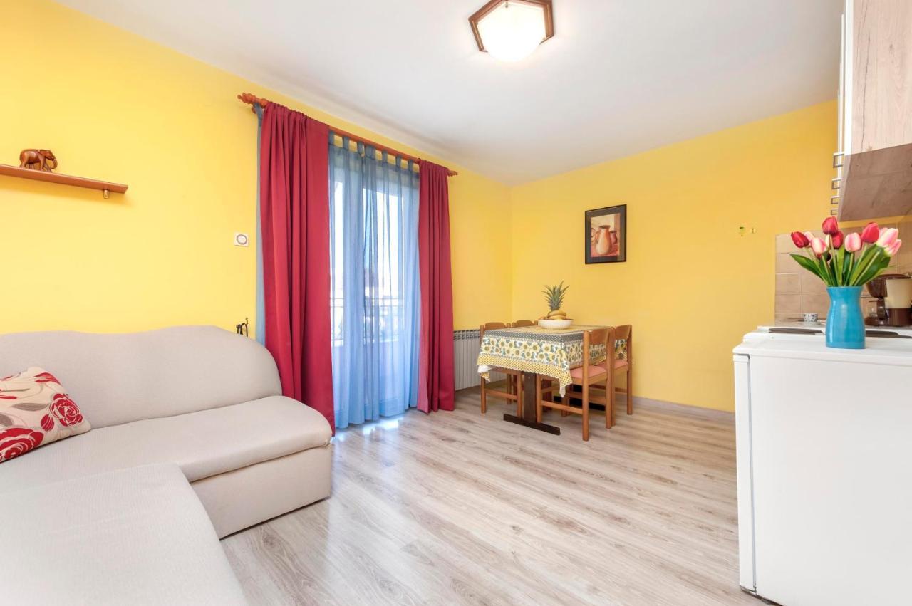 Apartments Adria 罗维尼 外观 照片