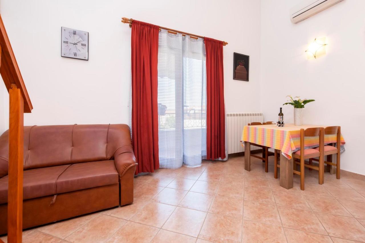 Apartments Adria 罗维尼 外观 照片