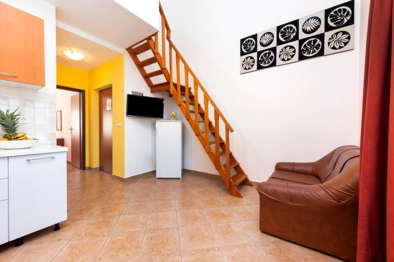 Apartments Adria 罗维尼 外观 照片