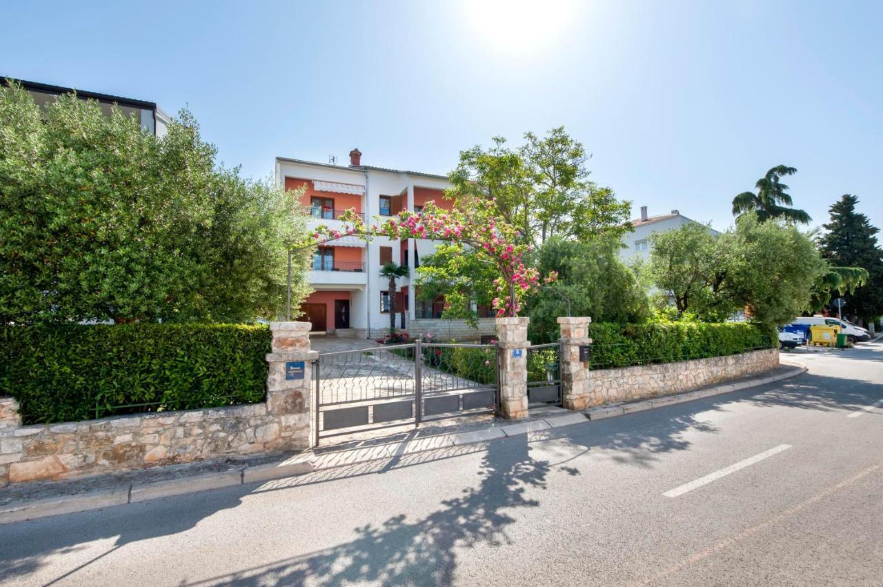 Apartments Adria 罗维尼 外观 照片